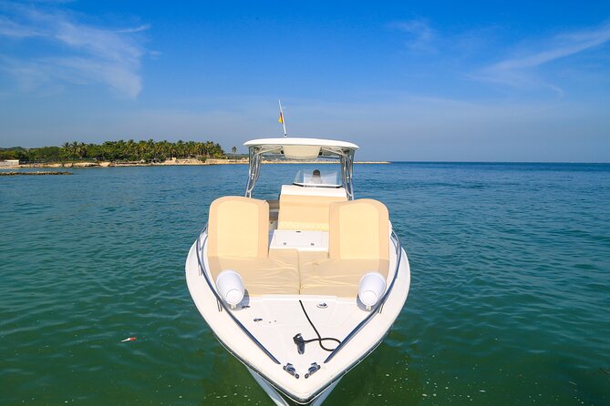 Cartagena to Rosario Islands and Cholon Boat - The Crew Names You’ll Hear Most Often: Dennis, Jonathan, Rafael