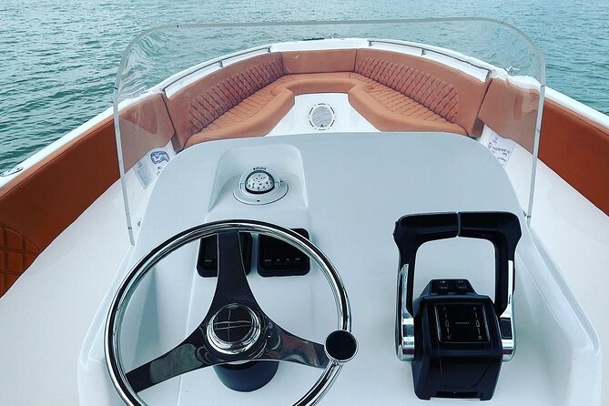 Cartagena to Rosario Islands Luxury Private boat - 29-Foot Luxury Boat and Captain-First Safety