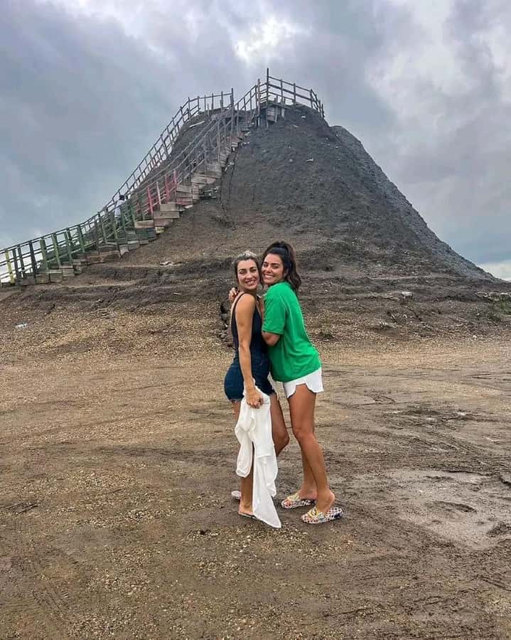 Cartagena: Totumo Mud Volcano with Bilingual Guide - Manzanillo del Mar lunch at the Arena Beach Hotel: where the day cools down