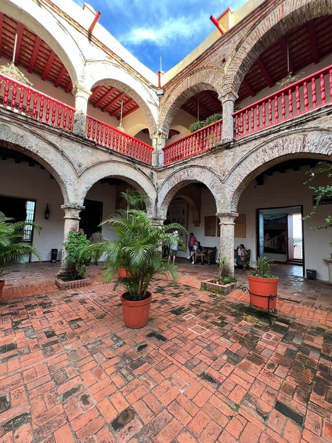 Cartagena: Tour the emblematic Cerro de la Popa - The viewpoint experience: photo stops that make the city click