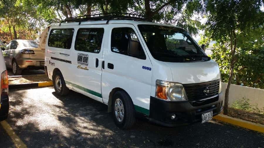 Cartagena: Volcano of Totumo with Entry Ticket and Transfer - Transportation and guide setup: what to expect from the team