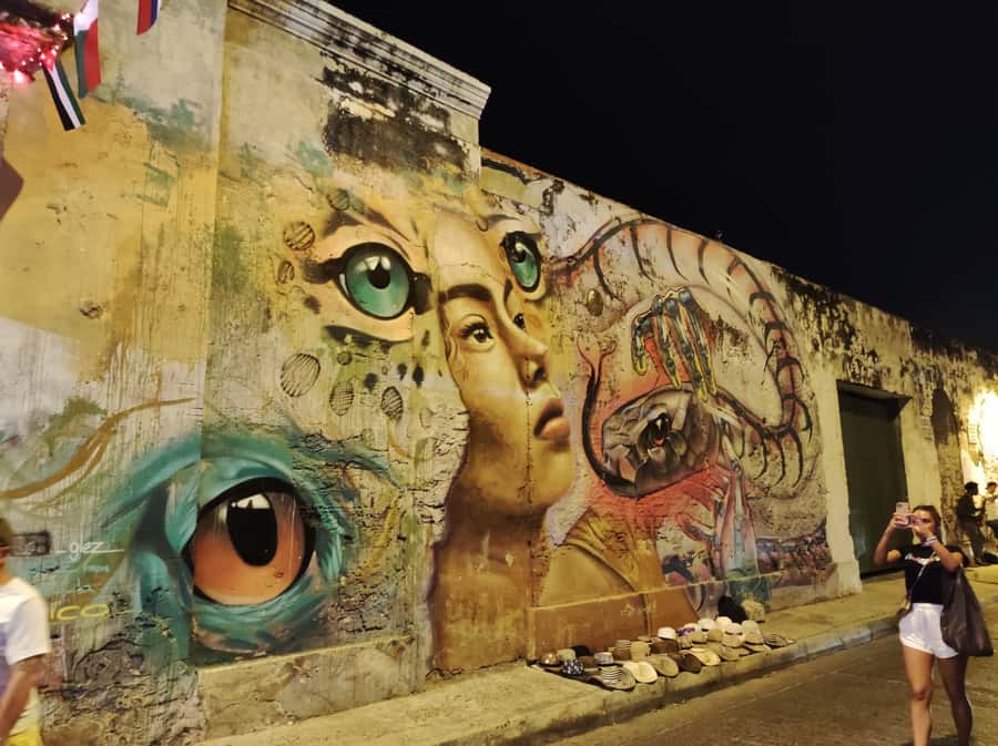Cartagena: Walled City and Getsemani Shared Walking Tour - What to bring, plus how to stay comfortable in Cartagena