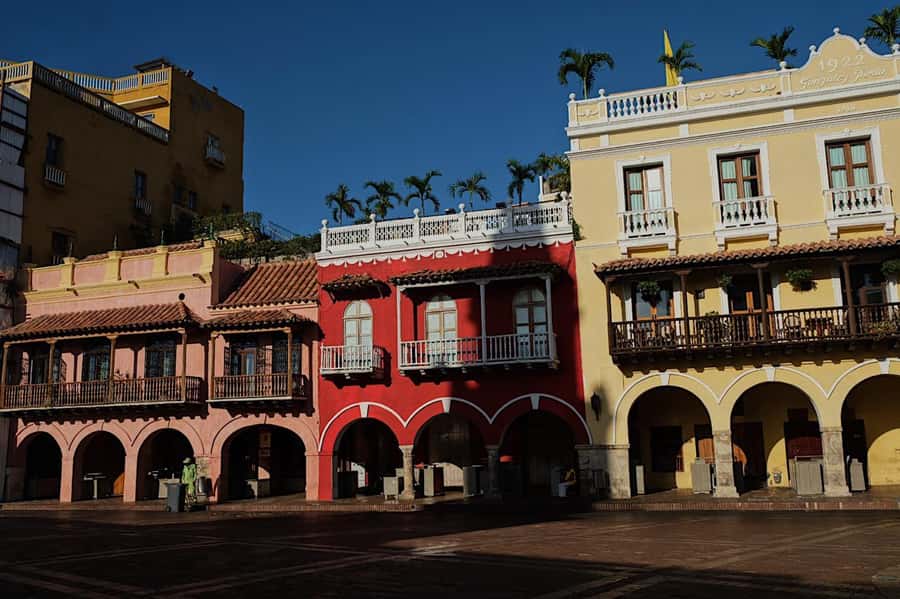 Cartagena: Walled City and Getsemani Shared Walking Tour - Street art route in Getsemaní, from Calle de la Sierpe to Calle Larga