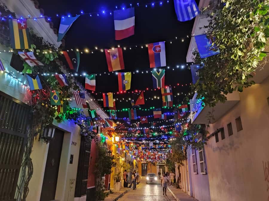 Cartagena: Walled City and Getsemani Shared Walking Tour - The guide makes the difference, from Arthur to Isaac to Jorge