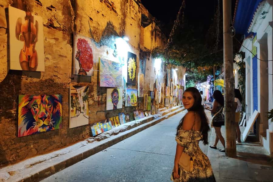 Cartagena: Walled City & Getsemani Private Tour - Time travel in 4 hours: what this tour really delivers