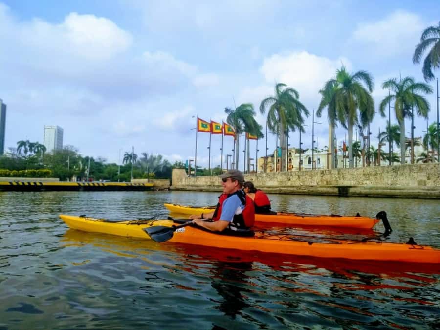Cartagena: Walled City Kayak Tour - Meet at Bahia Fuerte del Pastelillo, right by San Sebastián de Pastelillo