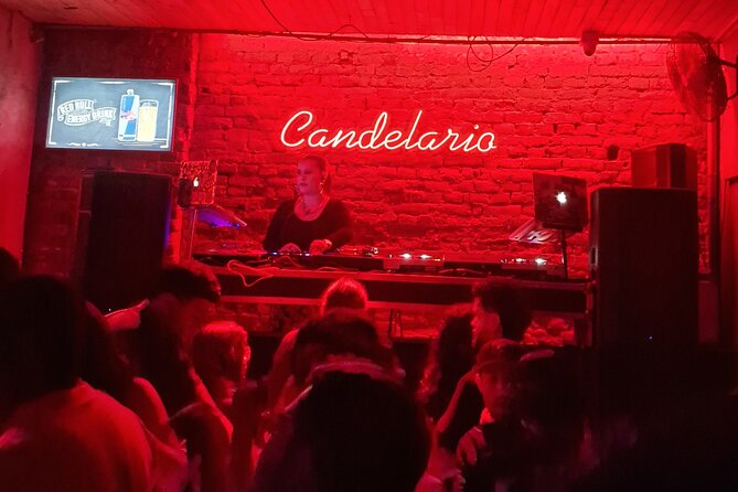 Cerveza Tejo y Salsa PubCrawl La Candelaria/Bogotá - Salsa basics in real bars, with a beer in hand