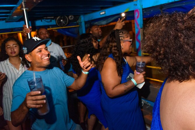 Chiva Party a Night Walk through the Streets of Cartagena - Language and social vibe: the night works best with a flexible attitude