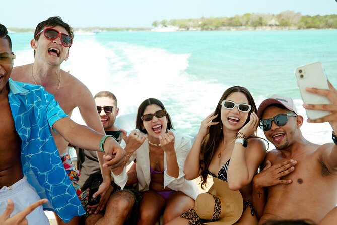 Cholon Boat Party Up 15 People - The On-Board Vibe: Music, Dancing, and a Host Who Keeps It Moving