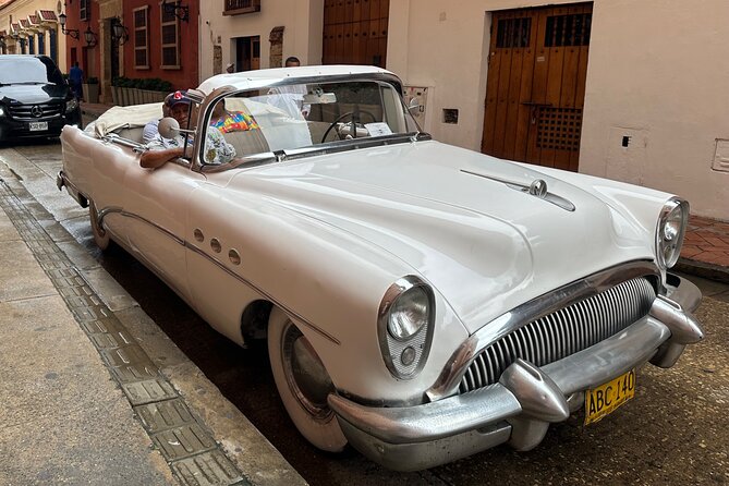 City tour by antique vehicle, luxury experience in Cartagena - What you get for the price, and who it fits best
