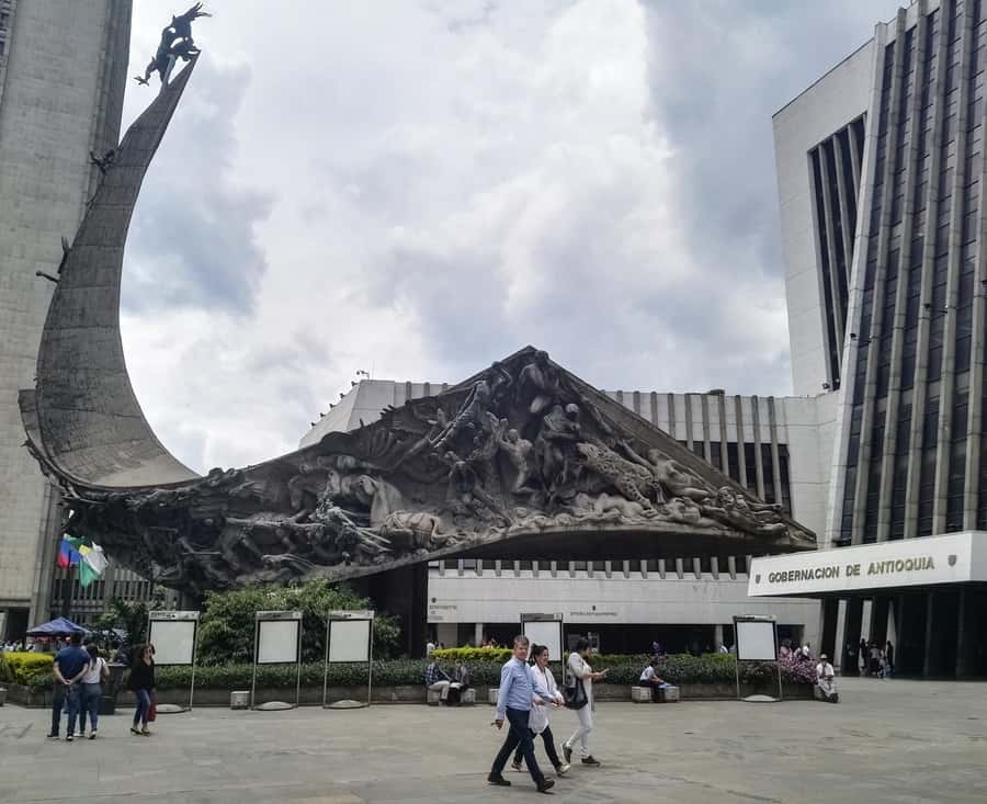 City Tour of Downtown Medellin Private or Shared - Downtown parks and markets: why the walking route is the point