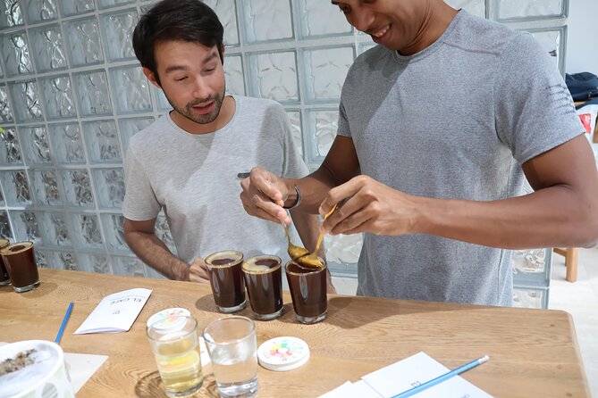 Coffee beyond the drink: master's degree in Colombian coffee - Smell and texture training with Le Nez du Café and fruit cues