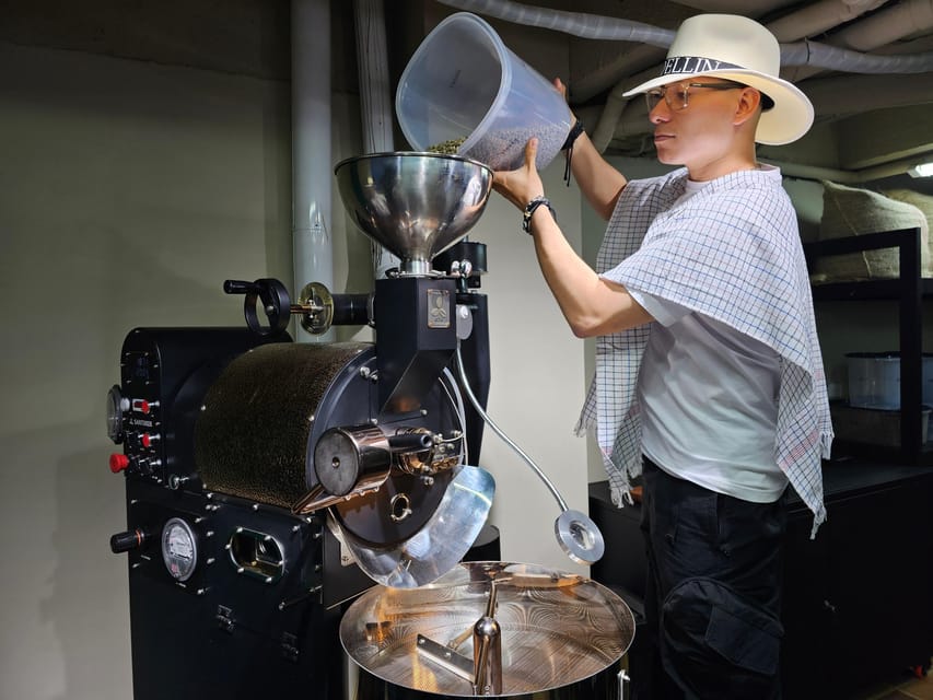 Coffee Experience with roasting show in Comuna 13 - Farm to cup: the interactive stages you can touch