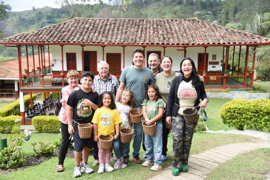 Coffee Tour at Finca El Ocaso Salento: Traditional Spanish Farm - Getting to the farm in rural Salento: roads, rain, and timing