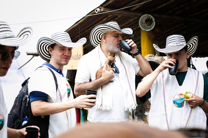 Coffee Tour with arrival on horseback and sugar cane processing - Quick highlights