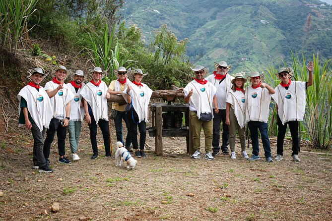 Coffee Tour with arrival on horseback and sugar cane processing - Sugar cane processing fits the same local story