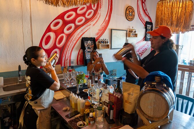 Colombian Cocktail Masterclass - Studio comfort, group size, and how to get the most out of it
