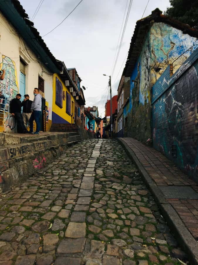 Complete Walking Tour in Bogota's Downtown - Plaza del Rosario and the emerald market story