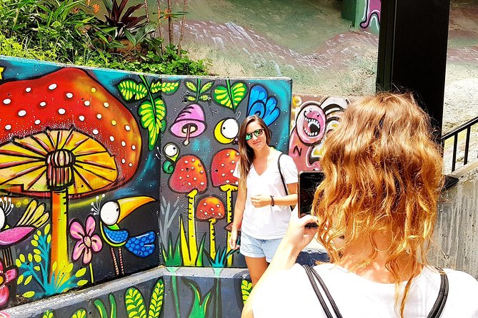Comuna 13 Graffiti Tour with Street Food - Street Food Stops, Snacks, and What to Expect Taste-Wise