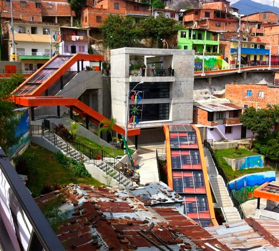 Comuna 13: Graffiti Tour with Tasting, Live Show, & Gallery - Comuna 13 Through Hip Hop, Not Just Street Art