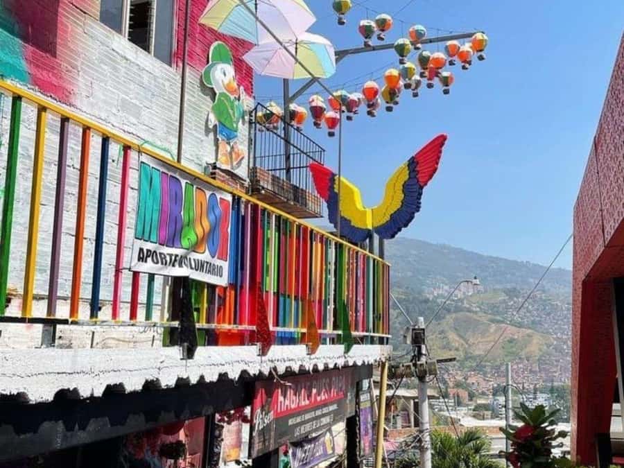 Comuna 13: Recorrido de Arte Urbano, Cultura y Resiliencia - Comuna 13 Urban Art: how graffiti becomes a community story