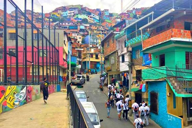 Comuna 13 tour and cable car - Why Comuna 13 is the best first taste of Medellín’s story