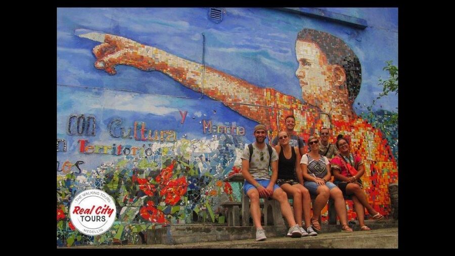 Comuna 4 - Moravia Tour - Stop-by-stop: how the tour builds understanding, not just photos