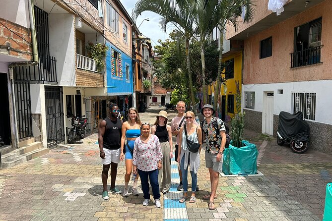 Comuna 4 Walking Tour Medellin - Stop 2: Morro de Moravia and La Resistencia de Moravia