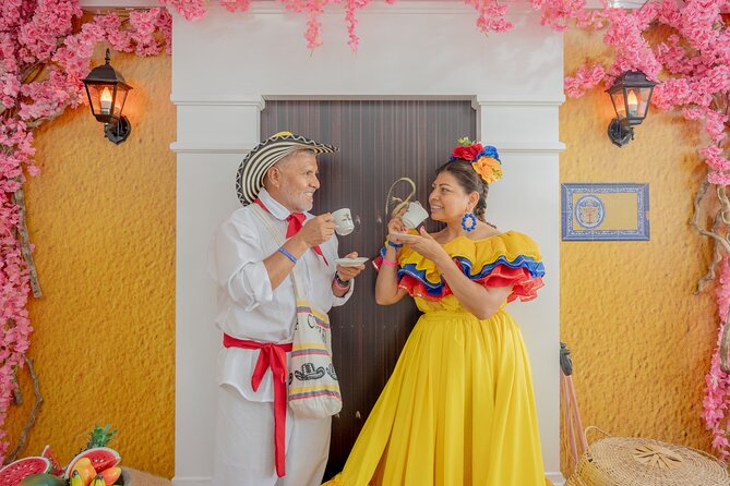 Cultural Photo Experience in Cartagena with Traditional Attire - Getting high quality photos and videos at the end