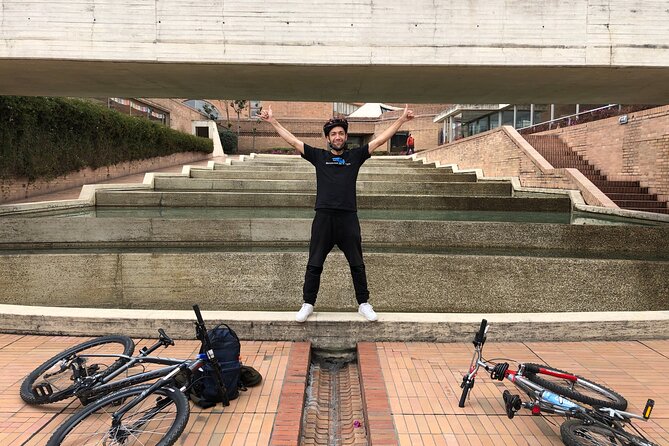 Cycling tour in Simon Bolivar Park and Virgilio Barco Library - Who this bike and library combination really suits