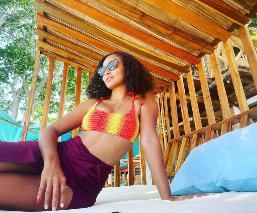 Day Pass in Barú - A musical themed cabin that turns beach photos into a story