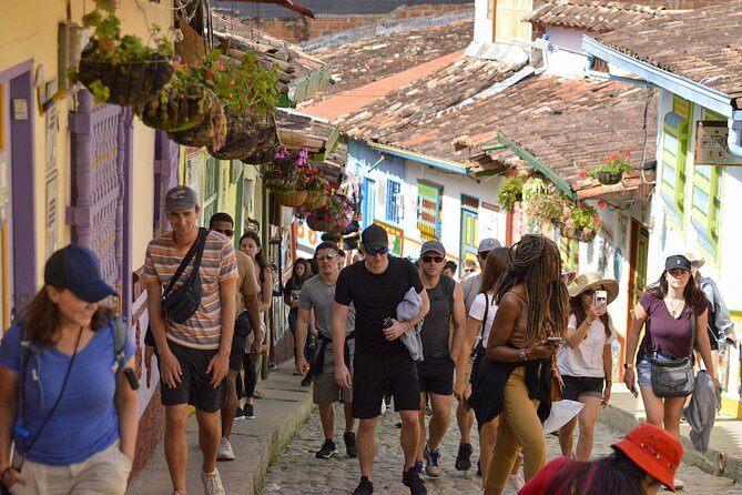 Day Trip To Guatapé with ,Breakfast, Lunch and Boat Ride - Guatapé: the easiest way to feel countryside energy from Medellín