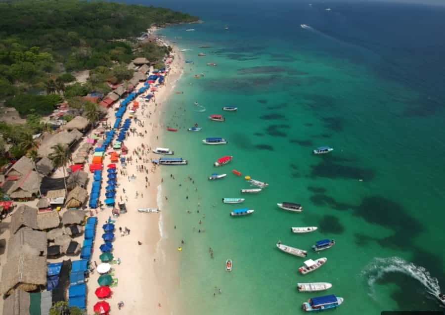 Daytour to Playa Tranquila VIP with Parasols, Lunch by bus! - The bus-and-speedboat rhythm to Barú (and why it works)