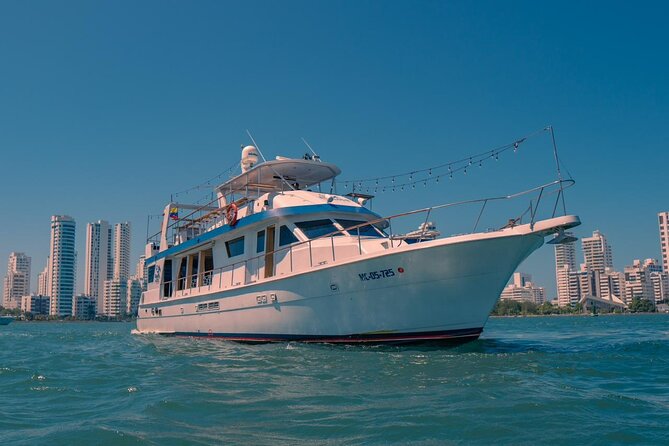 Dinner and Wine in Cartagena Bay aboard the Sibarita Master - Bahía de Cartagena at night, the view you are paying for