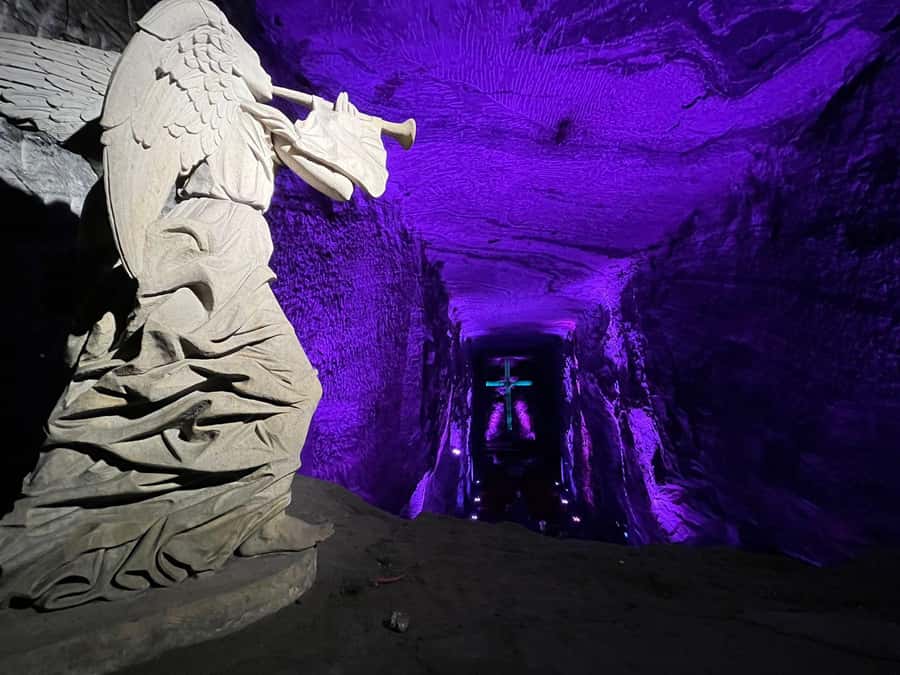 Discover Bogota-city tour and the Salt Cathedral in one day - One-Day Plan: How the Bogotá and Salt Cathedral Circuit Fits Together