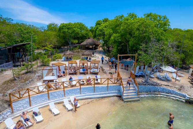 Discover Isla del Rosario Live The Enchanted Beach Experience - Getting to Muelle de la Bodeguita: where your morning starts