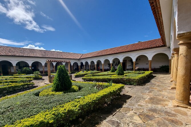 Discover Villa de Leyva, a colonial and historic town and enjoy the vineyard. - The 5:00 a.m. start and why it feels worth it