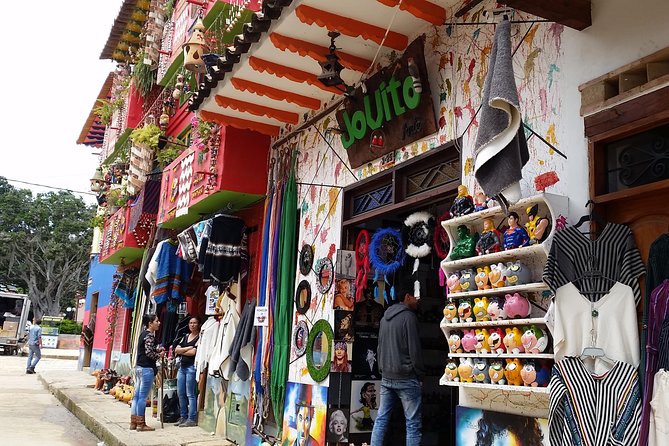Discover Villa de Leyva, a colonial and historic town and enjoy the vineyard. - Muisca Observatory: where Indigenous astronomy turns the day meaningful