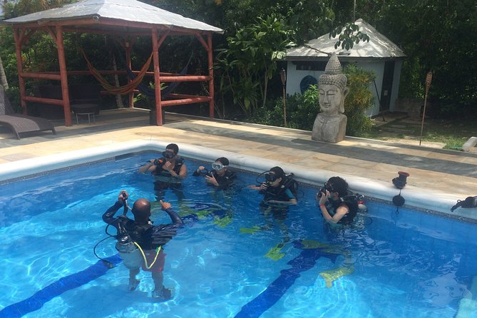 Discovering Diving / Discover Scuba Diving (DSD) - Why this Discover SCUBA session in San Andrés works so well
