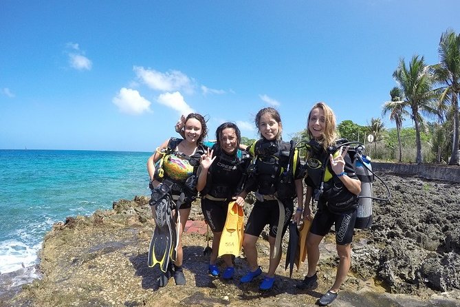Discovering Diving / Discover Scuba Diving (DSD) - The theory moment and the pool skills that build confidence