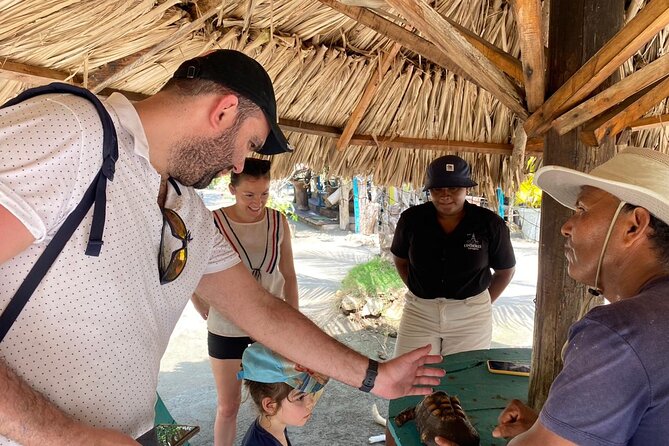 Ecotour Mangrove and Craft Fishing : Nature + Local Community - Canoe Through the Mangroves: Plants, Animals, and Quiet Work