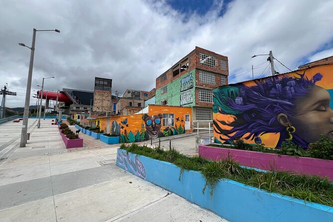 El Paraíso Favela and Cable Car Bogotá Tour - Stop 4: Cable back down, TransMilenio home, and getting back safely