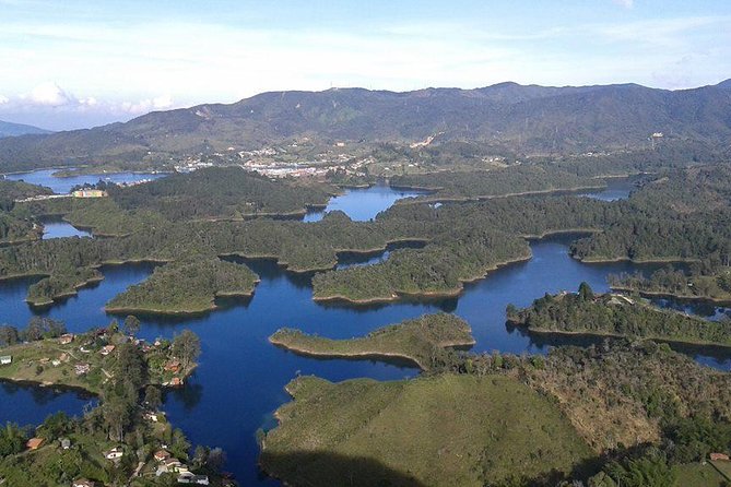 El Peñol and Guatape Private Tour from Medellin - El Peñol: the 700 steps to the viewpoint everyone talks about