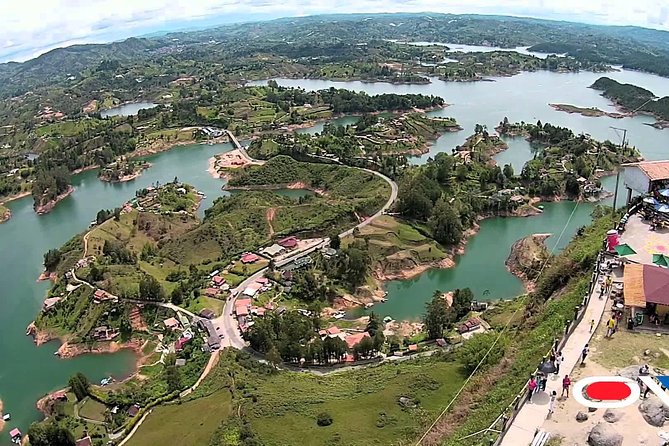 El Peñol and Guatape Private Tour from Medellin - Guatapé town walk: zócalos, cobblestones, and the best kind of wandering