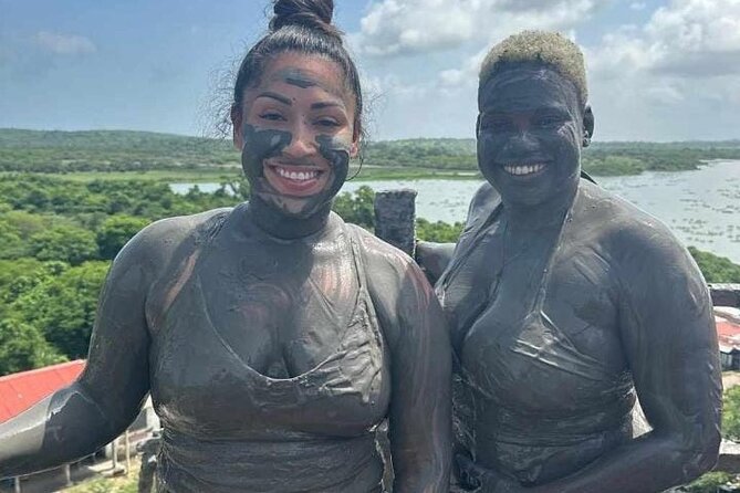 El Totumo mud volcano day tour and eco-friendly hotel - Entering the mud bath: the 15 to 20 minute rhythm