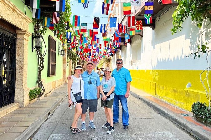 Emerald Experience Private Tour in Cartagena - Pickup, meeting point, and how to start without stress