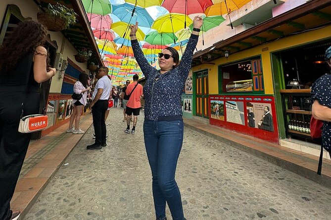 Excursion to Guatapé by chiva, lunch and Pablo Escobar's hacienda - Paisa Lunch and Tastings That Keep the Day Moving