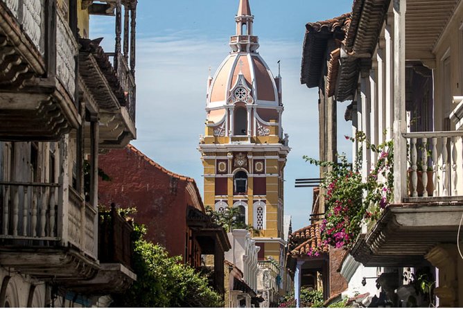 Explore / A Historic Walking Tour - Meeting in Getsemaní and starting your “map in your head”