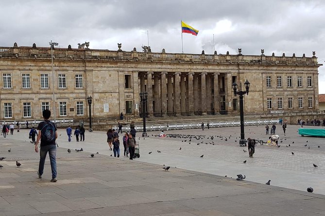 Explore Bogota's Historic Center and Monserrate in one day - Monumento a Santander and the coffee flavor you can describe