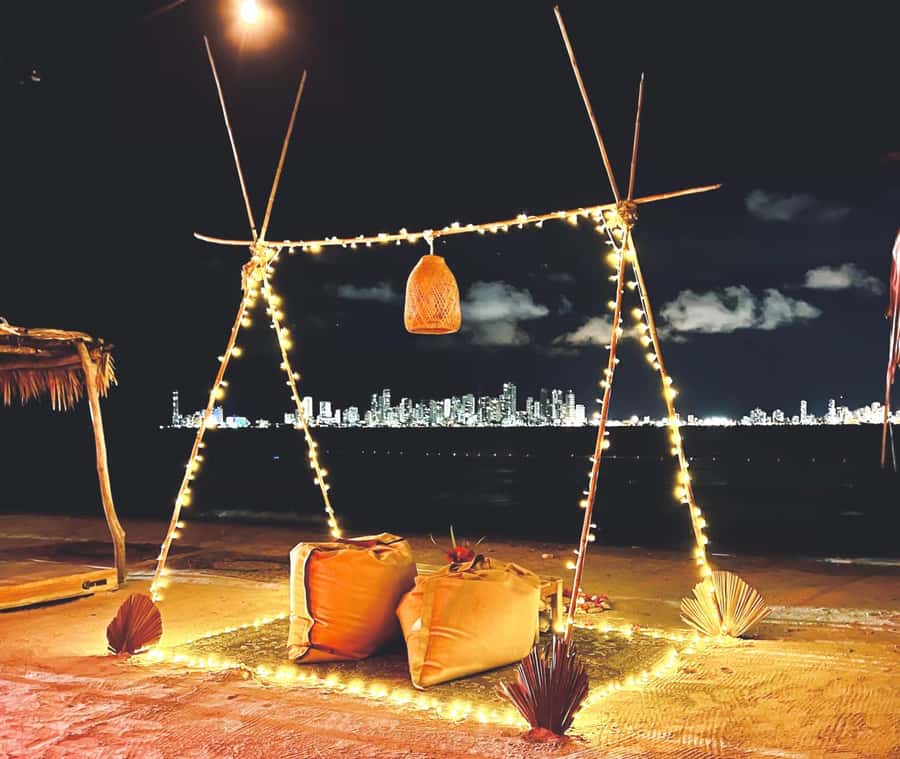 Fenix Beach Island Dinner - Cartagena Bay at night: what you see on the 15-minute ride